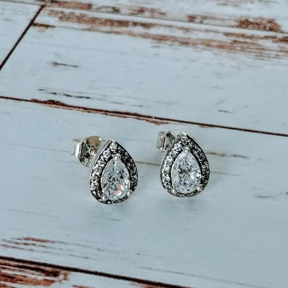 Jewelry - Sterling Silver Topaz Earrings